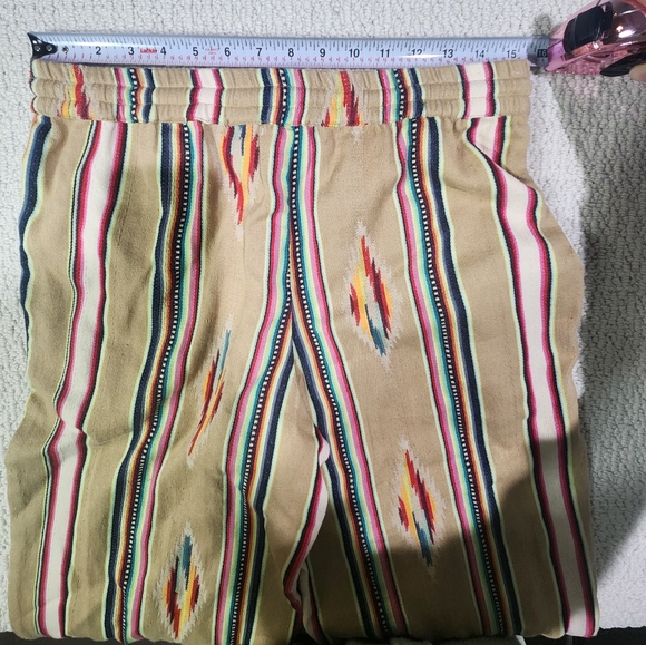 America‎ & Beyond A&B Cotton Aztec Design Pants. Comfort, Light Weight Medium - Picture 7 of 10